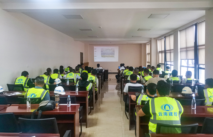 1695695681452526.jpg (小圖)天威項(xiàng)目現(xiàn)場(chǎng)觀摩2.jpg